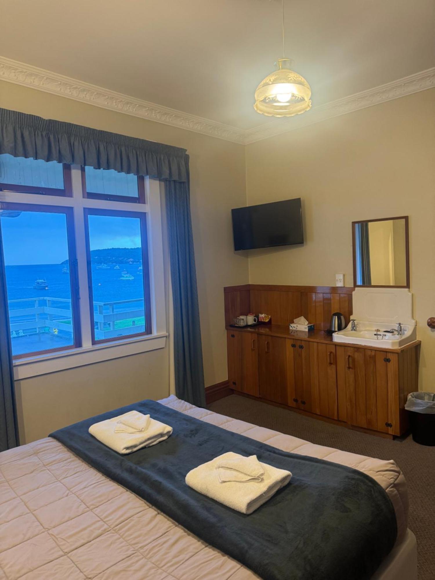 South Sea Hotel - Stewart Island Half-moon Bay Extérieur photo